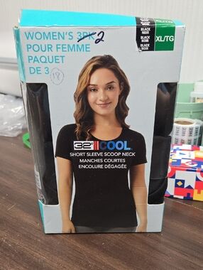 32 Degrees Size XL Black 2 Pack of Scoop Neck T-Shirts